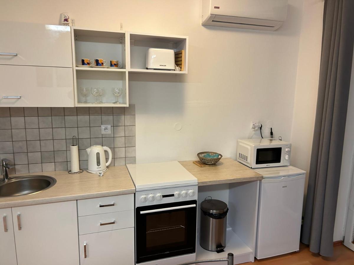 Konde Apartments D Dunajska Streda Bagian luar foto