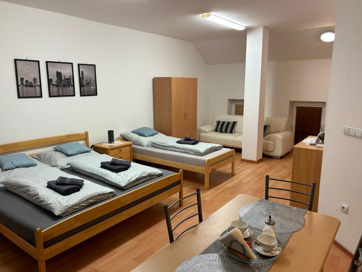 Konde Apartments D Dunajska Streda Bagian luar foto